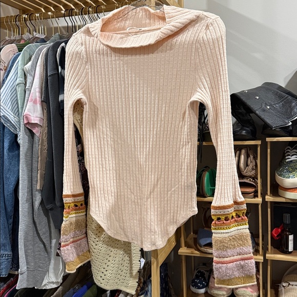 Free People Mixed Up Sweater Cuff Thermal Top Large Crochet - Picture 3 of 4